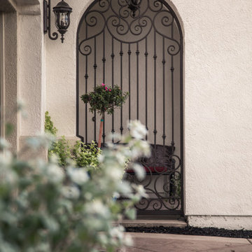 Large Courtyard Gate Enclosure-Natomas
