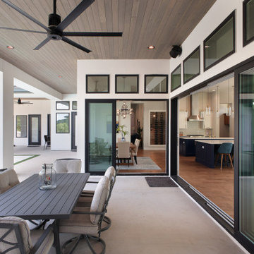 Modern: 4,950 ft², 4 BR/4 BA/2 ST home