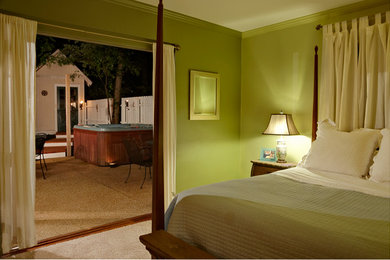Bedroom - contemporary bedroom idea in St Louis