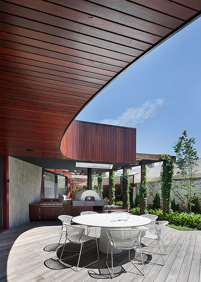 Contemporary Patio by bg architecture
