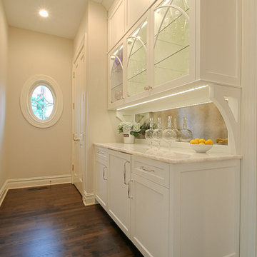 Simply Beautiful: Hinsdale Transitional