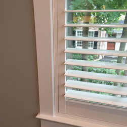 Close Up Of L-Frame Inside Mount Caulked. - Interior Shutters