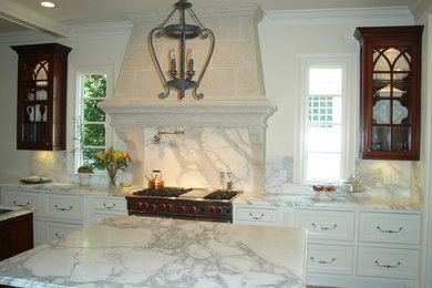 Inspiration for a modern kitchen remodel in Atlanta