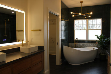 Bathroom - bathroom idea in Atlanta