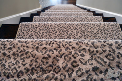 Staircase - transitional staircase idea in Chicago