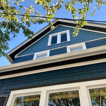 Two-tone Blue Exterior