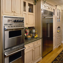 Counter twixt frig & oven
