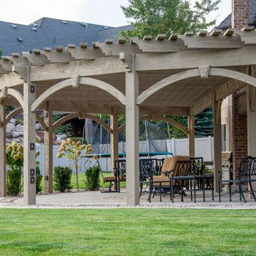 Entertainment Size | Curved Radius Style Pergola
