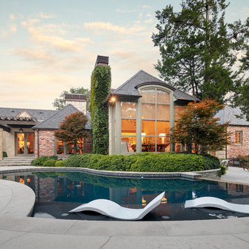 Charles Dilbeck Estate in Bluffview