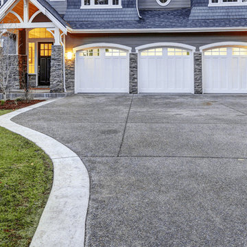 San Fernando, CA : Concrete Driveway