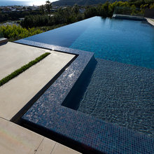 Infinity edge