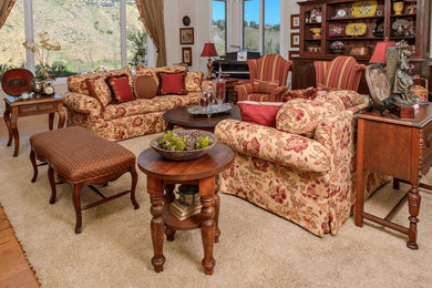 Living room photo in San Diego