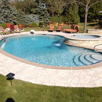 Northbrook, IL Freeform Pool with Round Elevated Hot Tub