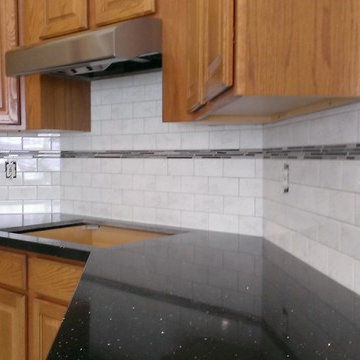 KITCHEN - Backsplash - 3" x 6" Ceramic Carrera Marb w/ Linear Glass Accent Band