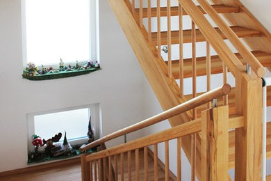 Mittelgroße Treppe in U-Form in Sonstige