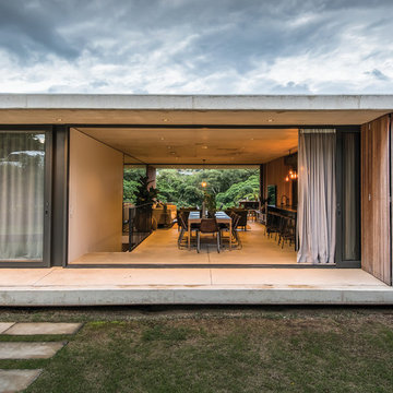 HOUSE BLOC