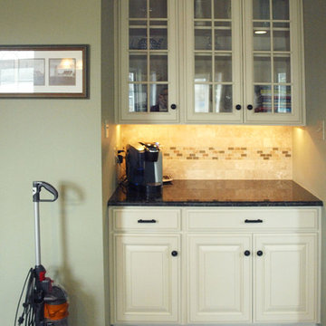 Builder's Grade Kitchen Gets an Upgrade