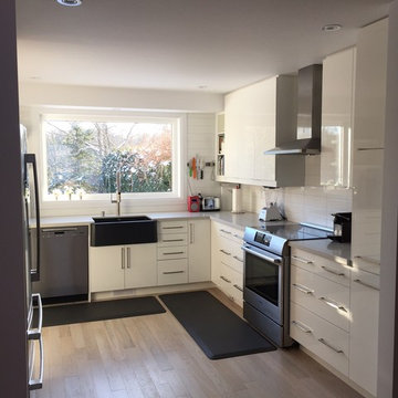 Modern White High Gloss Kitchen