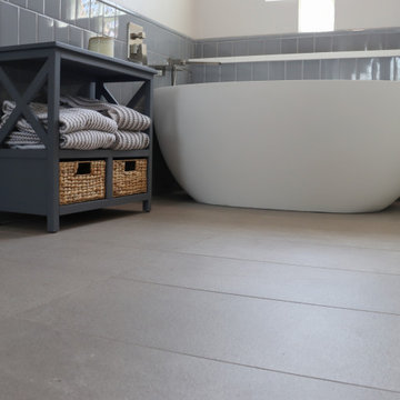 Open Layout Main Bathroom