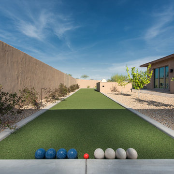 Luxury Pool, Perimeter Overflow Spa and Cantilevered Fire Feature