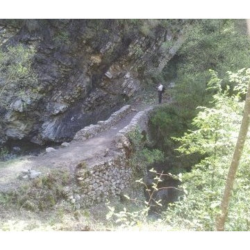 Restauration d'un pont vouté dans la vallée de la Tinée