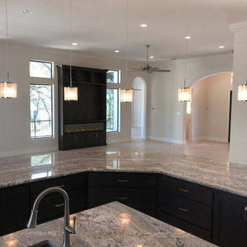 Transitional: 4,288 ft²/4 BR/3.5 BA/1 ST home