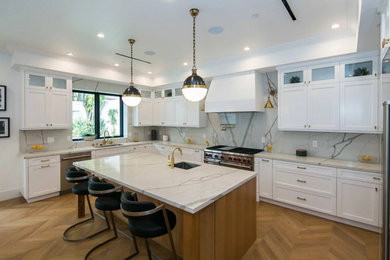 Example of a minimalist kitchen design in Seattle