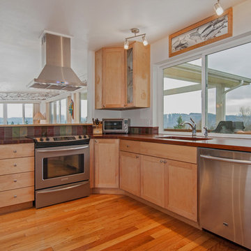 Custom Contemporary Kitchen