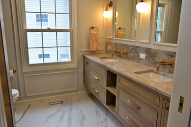 Bathroom - bathroom idea in Chicago