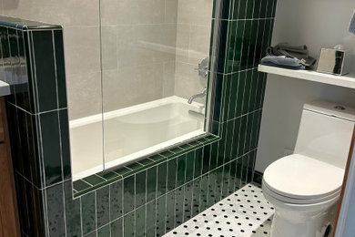 Example of a bathroom design in Chicago