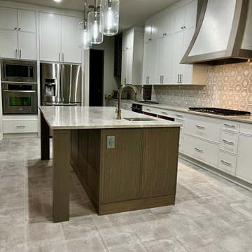 Modern Kitchen Remodel Done in a Subtle Two-Tone Color