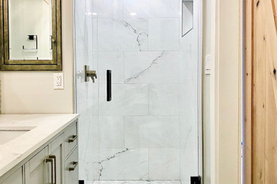 Bathroom - bathroom idea in San Francisco