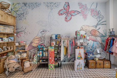 This is an example of an eclectic kids' room in Paris.