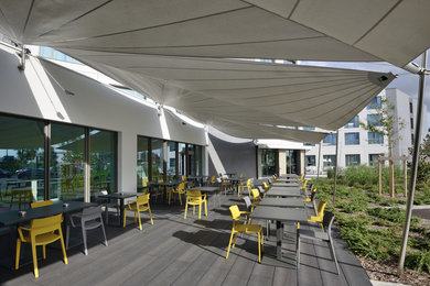 Voile d'ombrage sur mesure - Terrasse de restaurant design