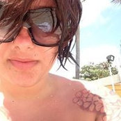 Sasha James's photo