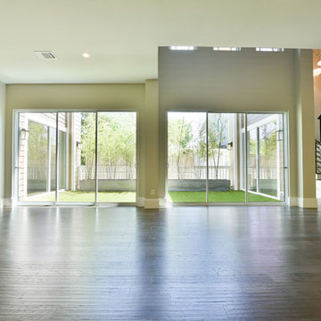 Living room and side Courtyard