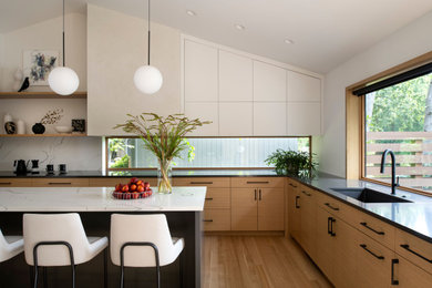 Kitchen - 1950s kitchen idea in Minneapolis