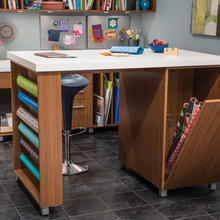 Gifts/wrapping/gift wrap room