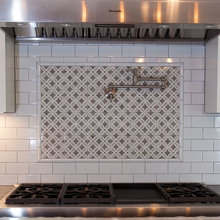 Kitchen: Pattern/Mosaic Backsplash