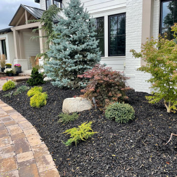 Holladay planting and mulch