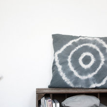 DIY: Boho-Charme mit selbstgemachten Batik-Kissen