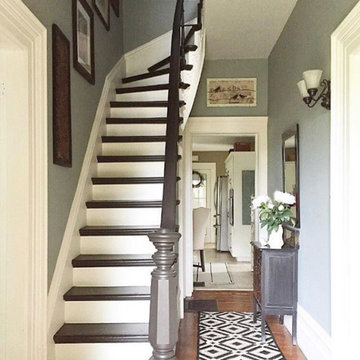 Proposition rénovation escalier repeint blanc/gris