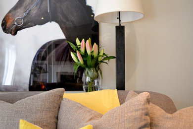 Family room - contemporary family room idea in Toronto