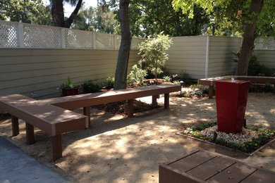Design ideas for a contemporary landscaping in Sacramento.