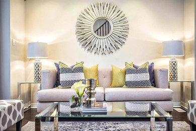 Example of a transitional home design design in Toronto