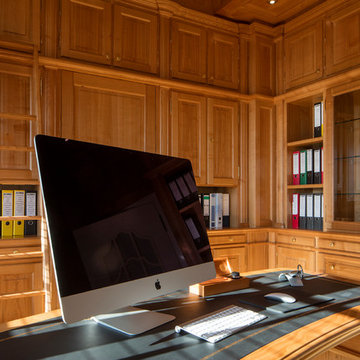 Exklusives Büro / Arbeitszimmer