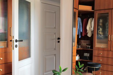 This is an example of a contemporary storage and wardrobe in Mumbai.