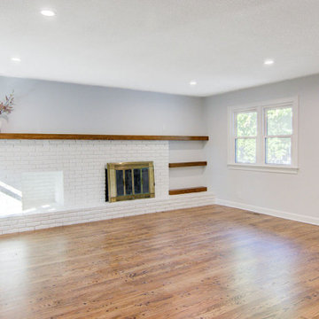Colonial Modern Residence - Kansas City, Kansas
