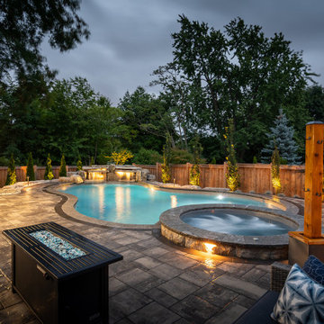 Cuved Pool with Water Feature