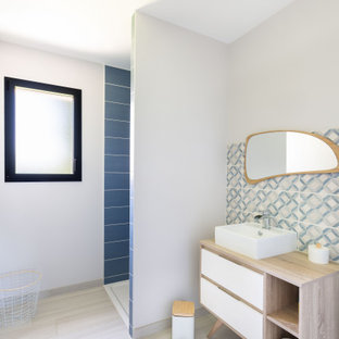 Skandinavische Badezimmer mit freistehendem Waschtisch Ideen, Design